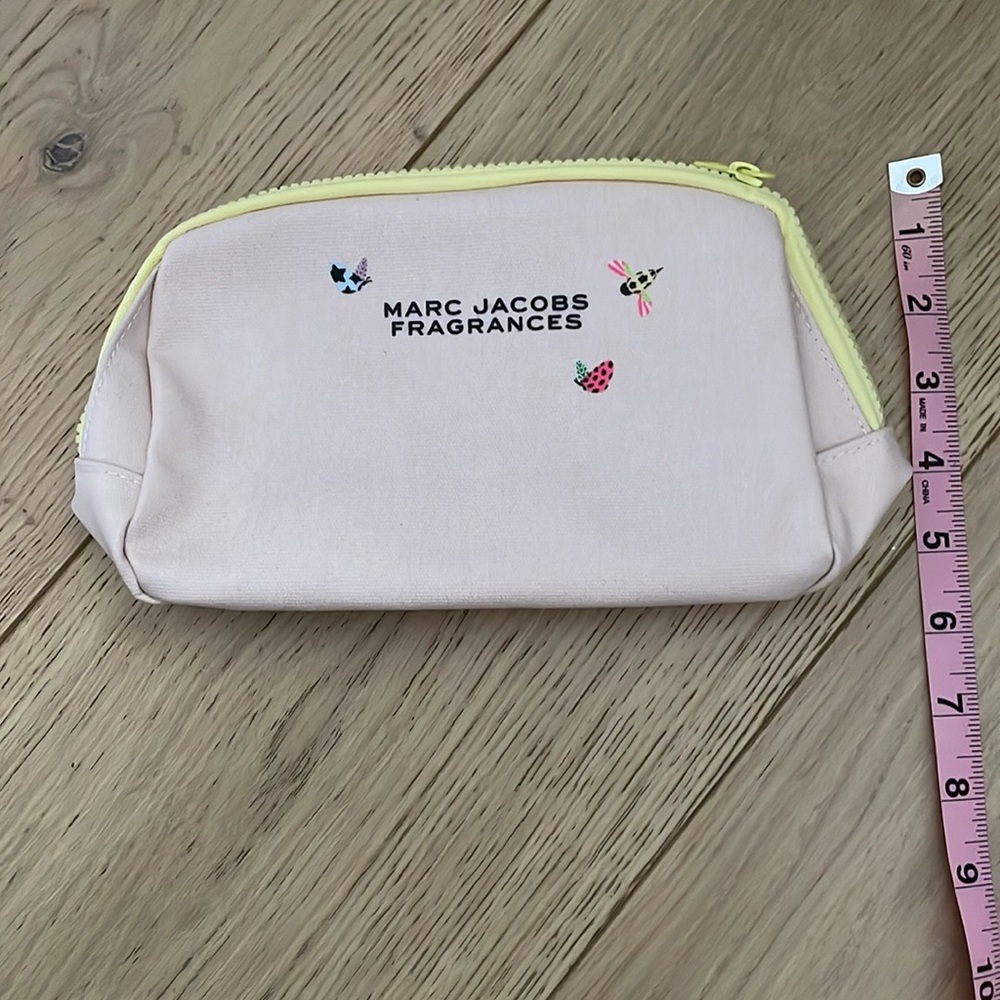 Marc Jacobs Fragrances makeup pouch - Picture 5 of 9